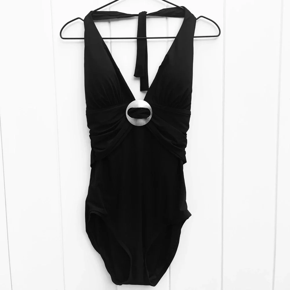 Coco Reef Contouring One-Piece Swimsuit 🌊 - Picture 3 of 11